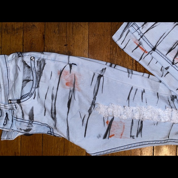 RIPPED JEANS - Picture 2 of 3